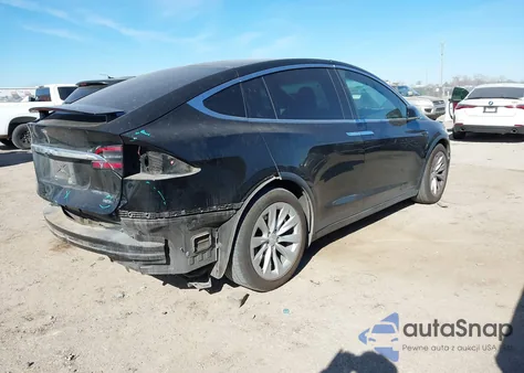 2017 Tesla Model X 100D/75D/90D z USA, uszkodzony, nr VIN 5YJXCBE22HF049421